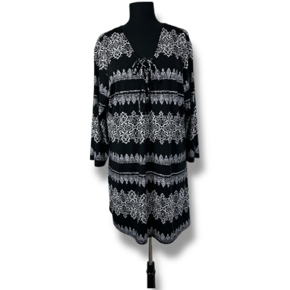 Black And White Patterned Cover Up 1x